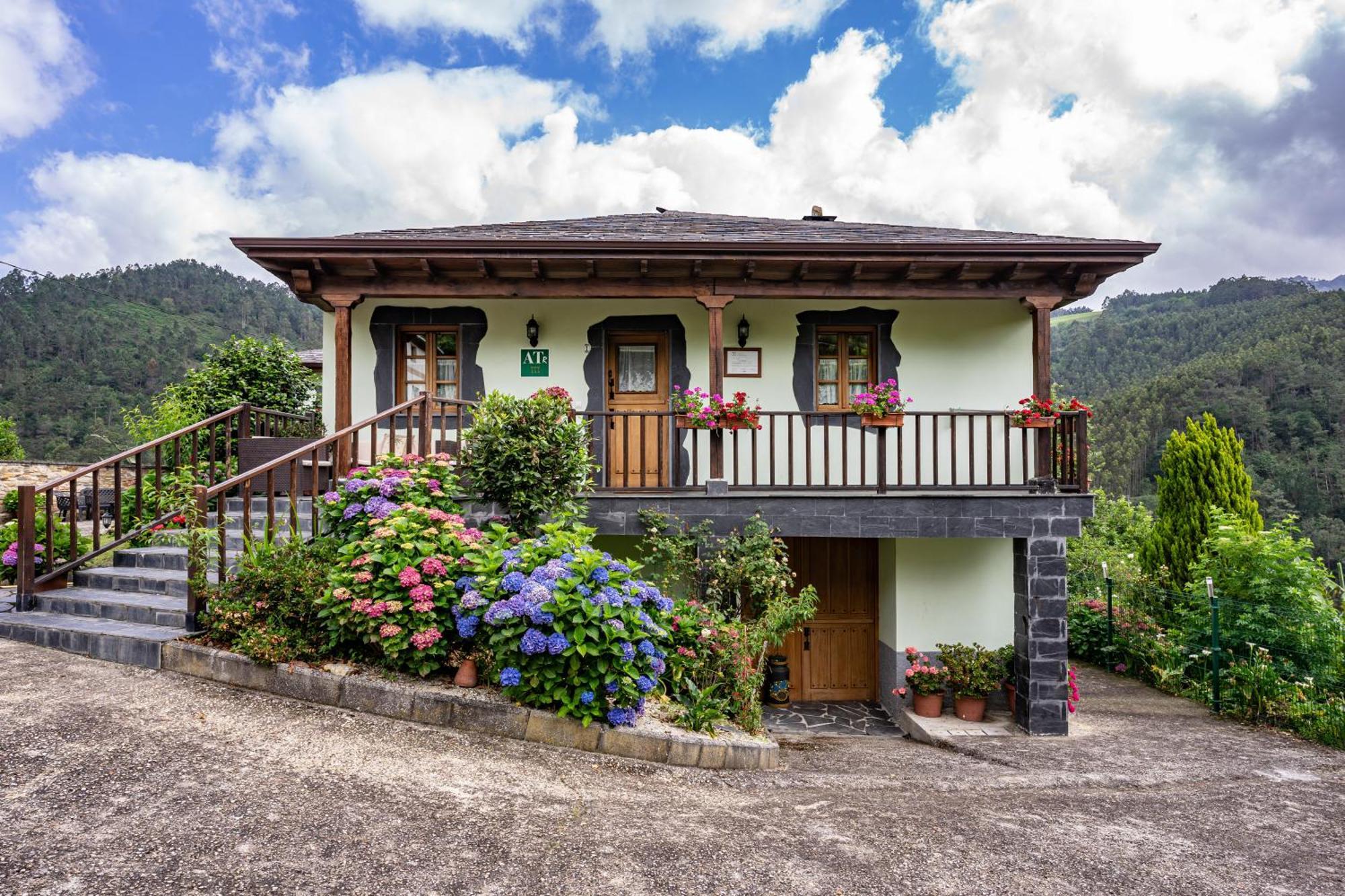 Вилла Maseda 1 Villayon Экстерьер фото